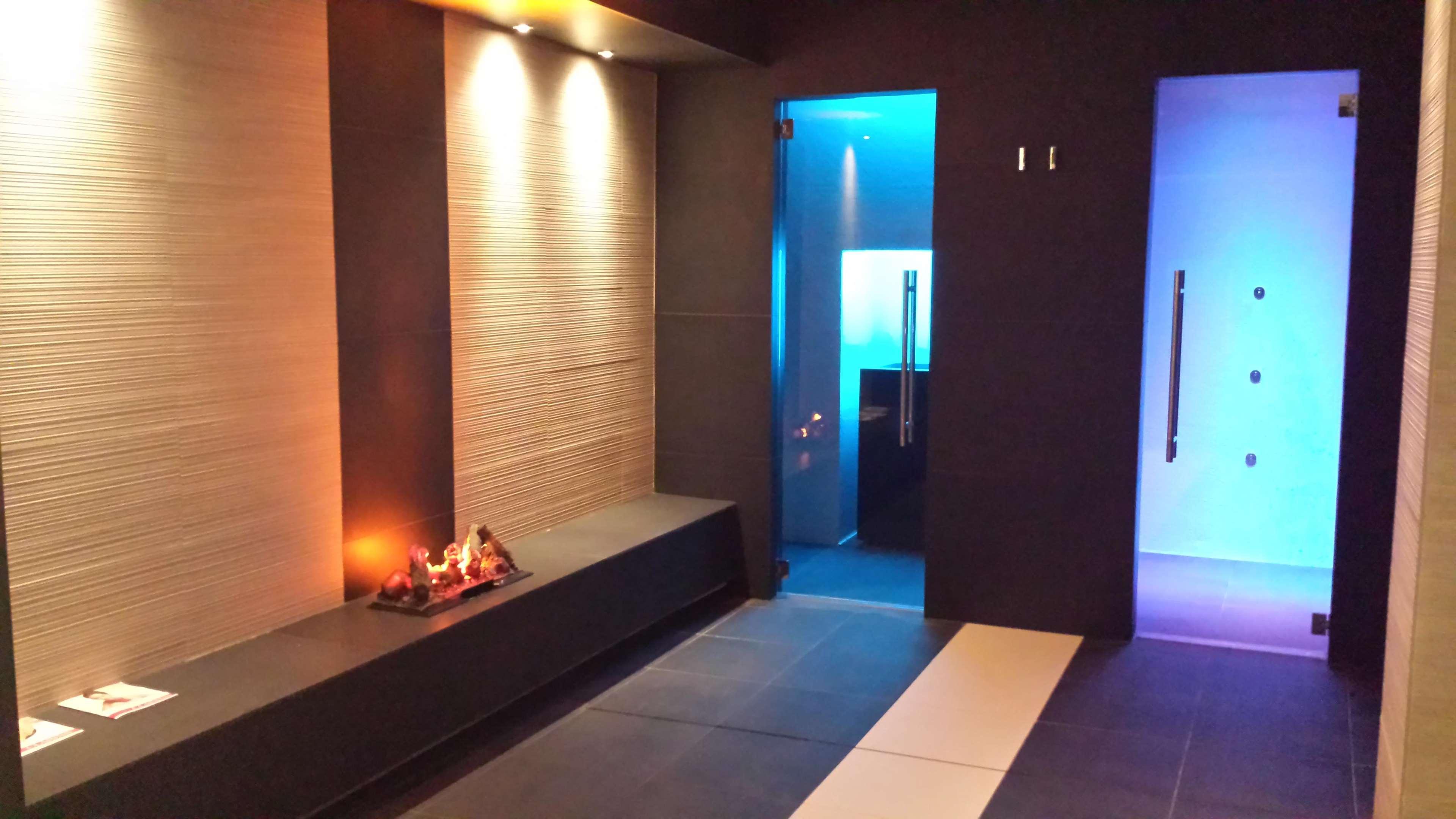 โฮเต็ล มอนเตกาตินี พาเลซ Hotel มอนเตกาตินี แตร์เม ภายนอก รูปภาพ A modern spa