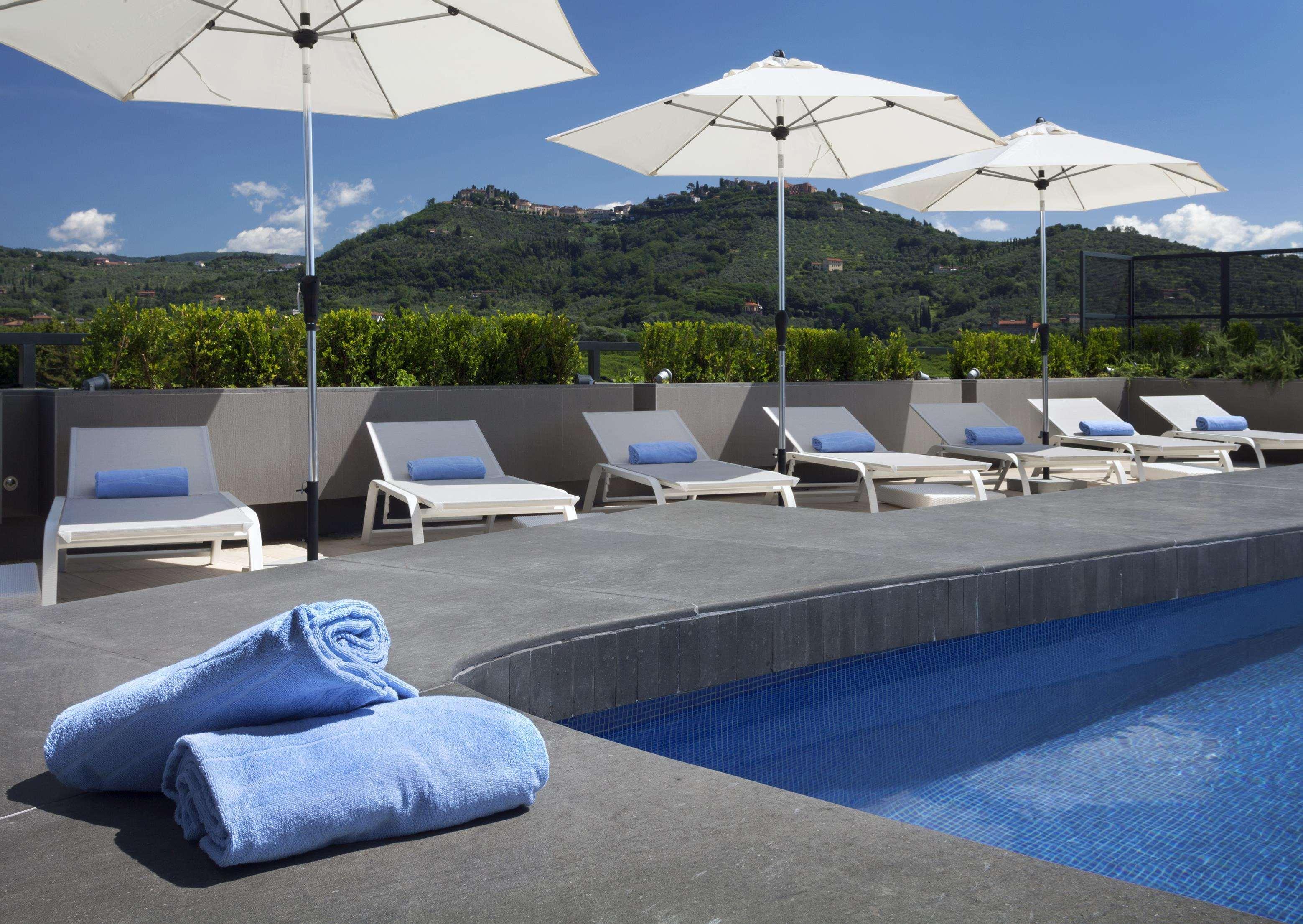 โฮเต็ล มอนเตกาตินี พาเลซ Hotel มอนเตกาตินี แตร์เม ภายนอก รูปภาพ The pool at the hotel
