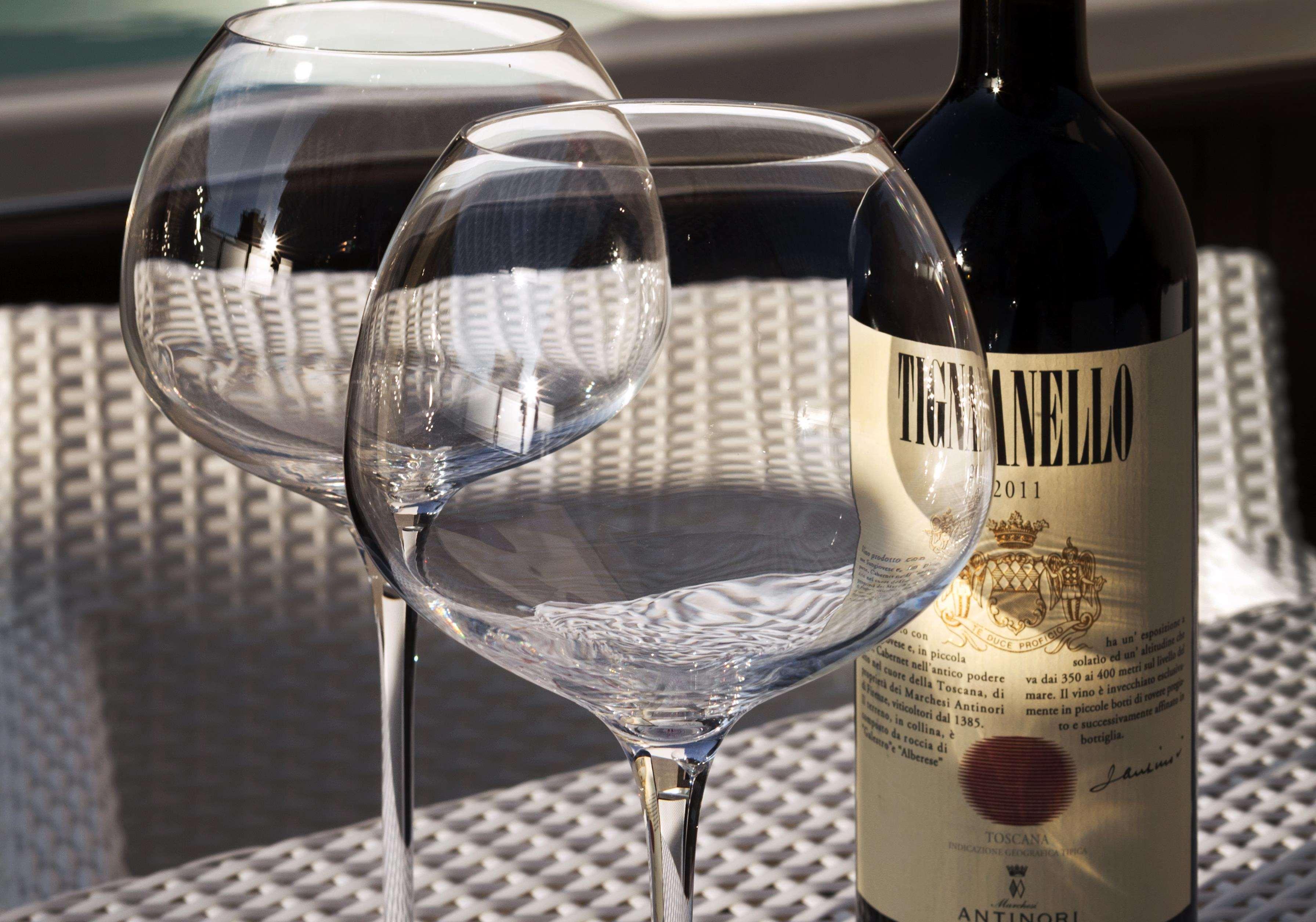 โฮเต็ล มอนเตกาตินี พาเลซ Hotel มอนเตกาตินี แตร์เม ภายนอก รูปภาพ A bottle of Tignanello