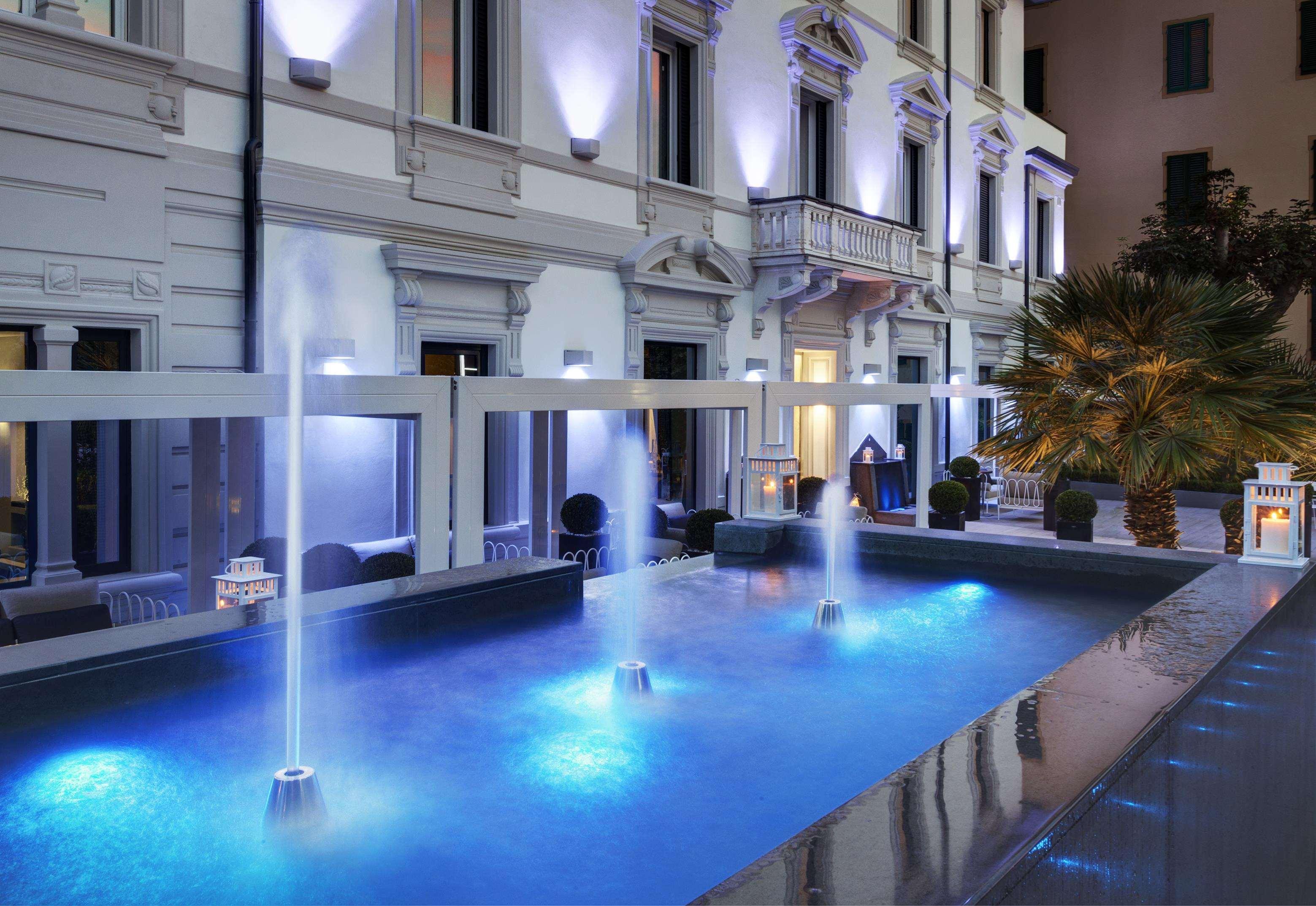 โฮเต็ล มอนเตกาตินี พาเลซ Hotel มอนเตกาตินี แตร์เม ภายนอก รูปภาพ The hotel's pool