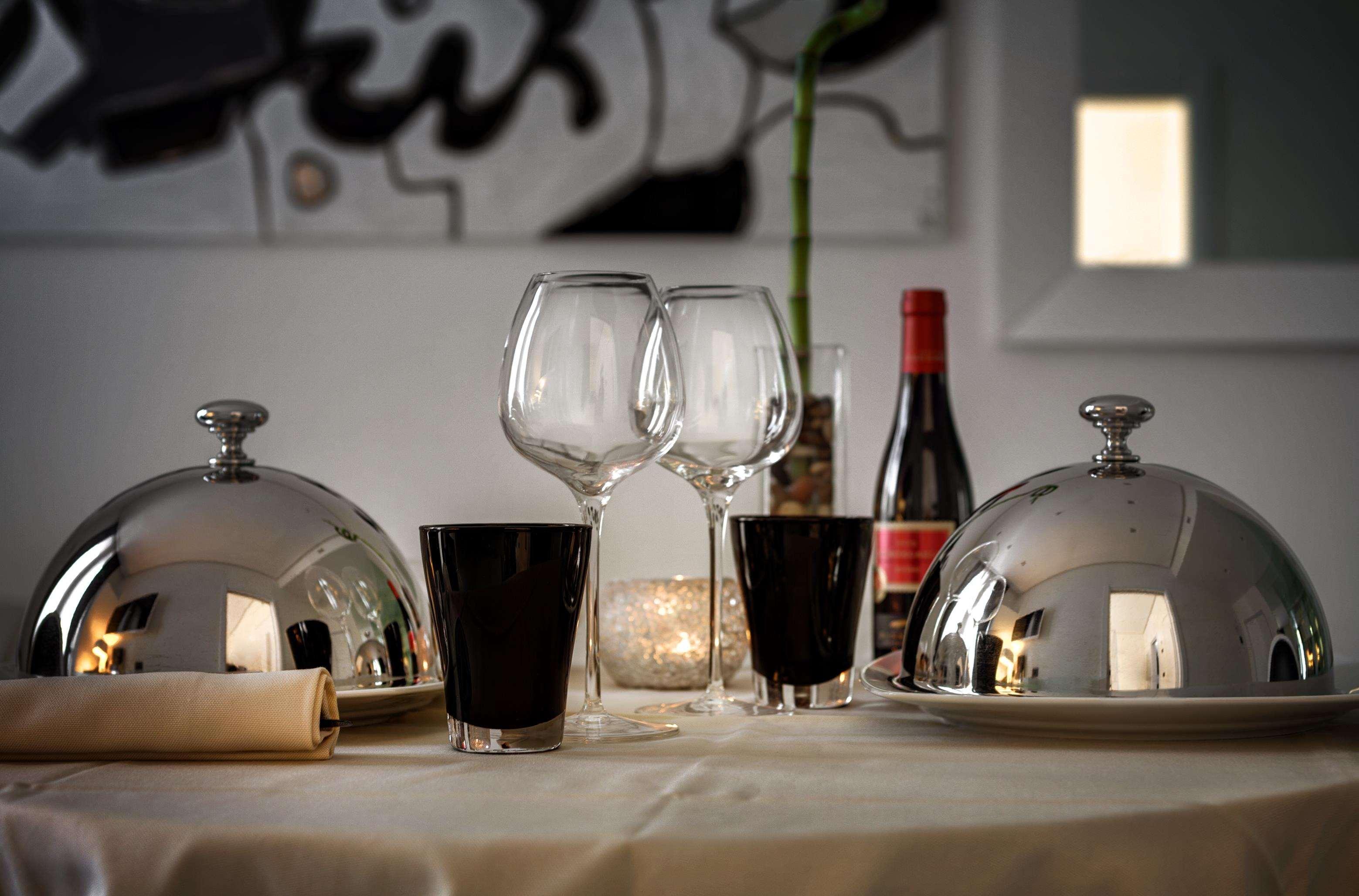 โฮเต็ล มอนเตกาตินี พาเลซ Hotel มอนเตกาตินี แตร์เม ภายนอก รูปภาพ Wine glasses