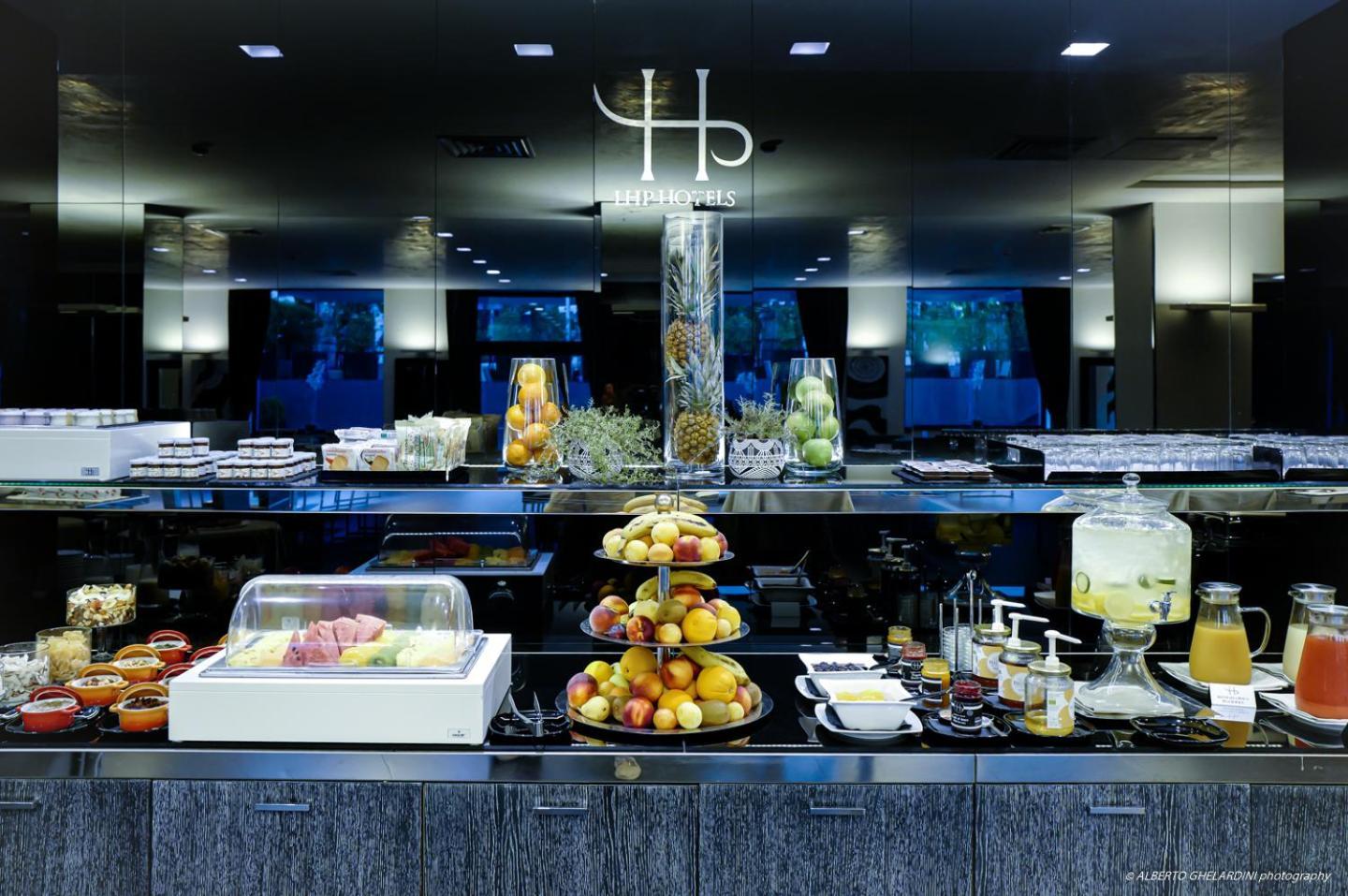 โฮเต็ล มอนเตกาตินี พาเลซ Hotel มอนเตกาตินี แตร์เม ภายนอก รูปภาพ The interior of the restaurant
