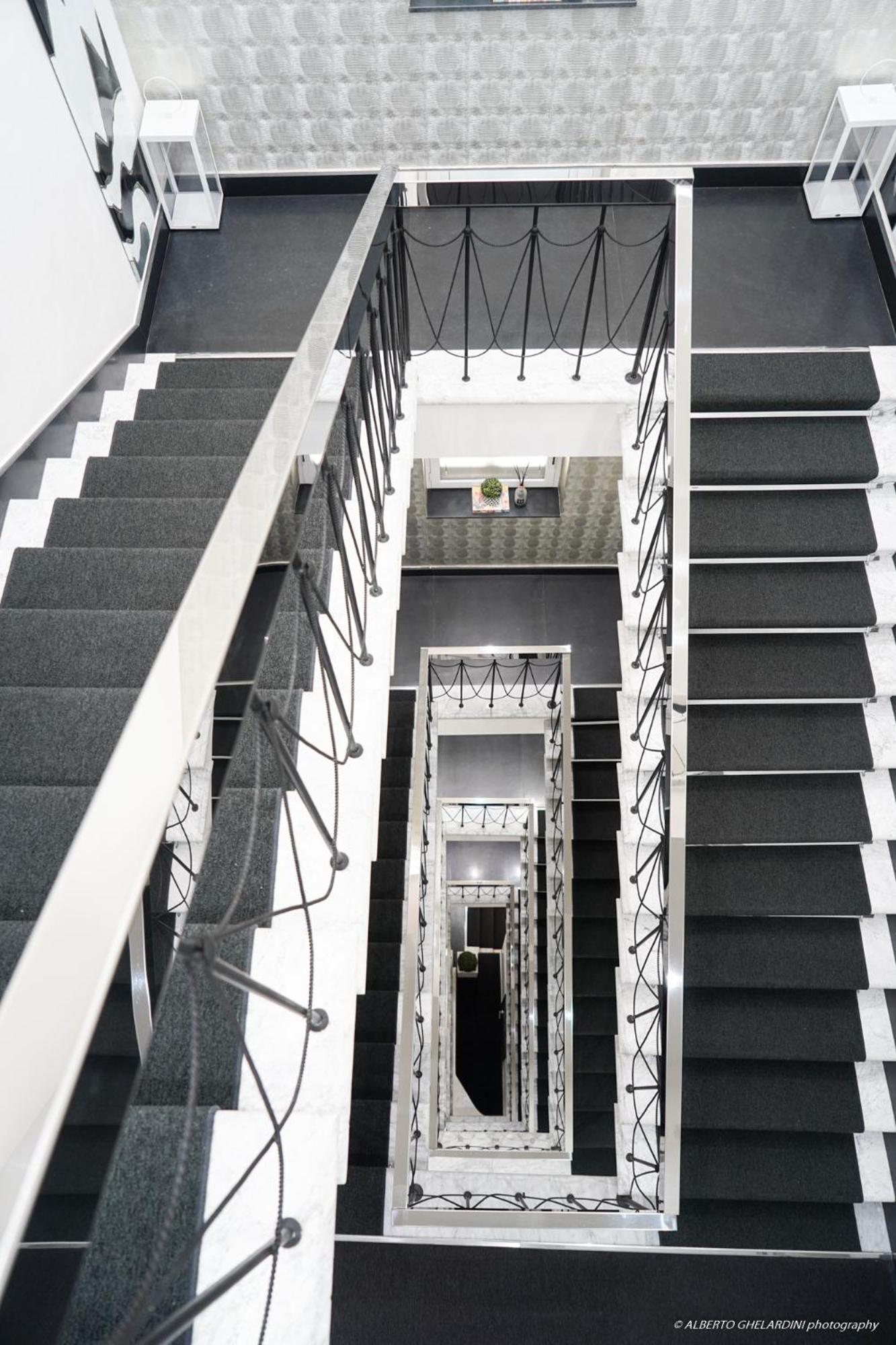 โฮเต็ล มอนเตกาตินี พาเลซ Hotel มอนเตกาตินี แตร์เม ภายนอก รูปภาพ Stairs