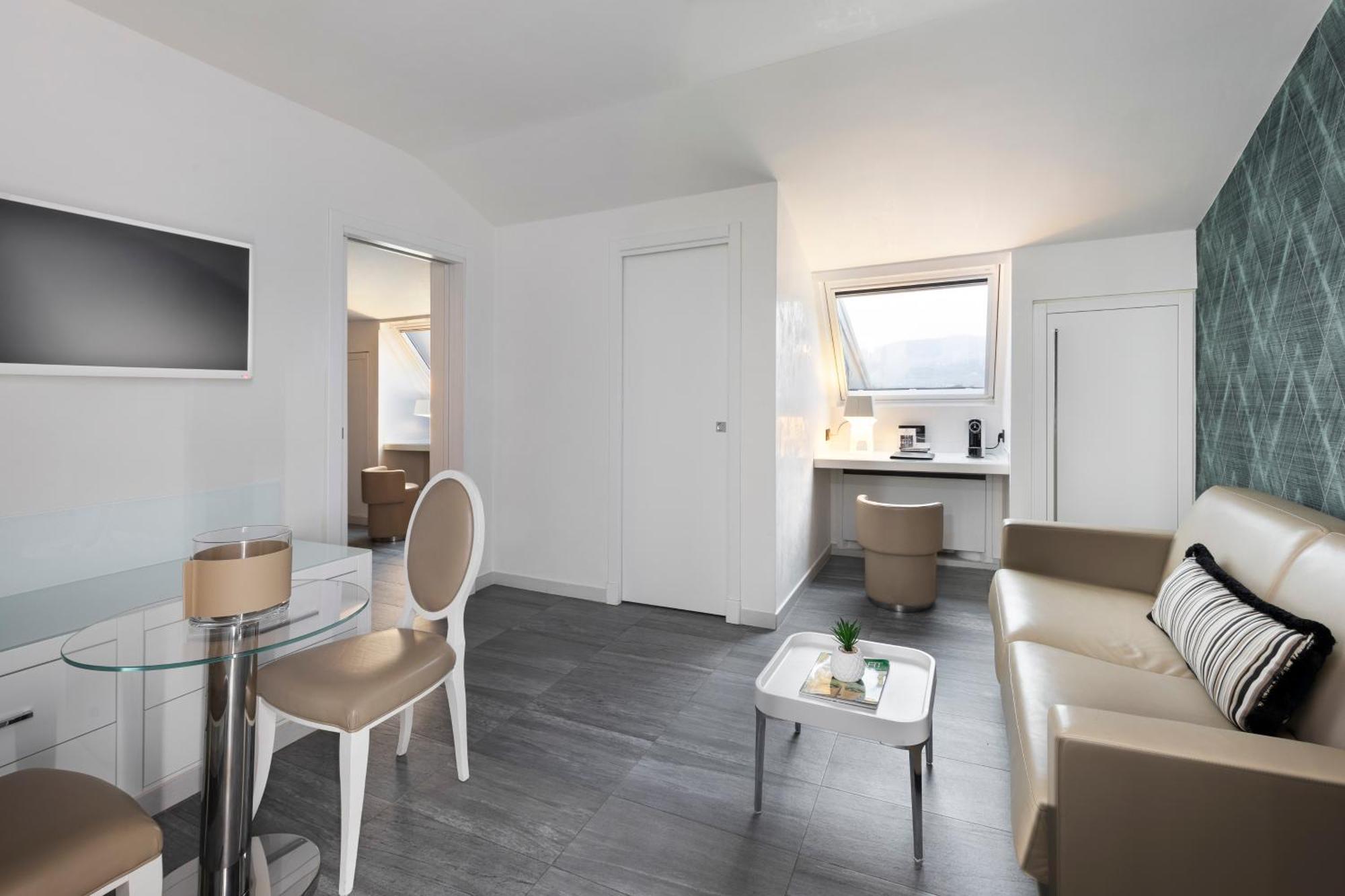 โฮเต็ล มอนเตกาตินี พาเลซ Hotel มอนเตกาตินี แตร์เม ภายนอก รูปภาพ A typical apartment at the complex