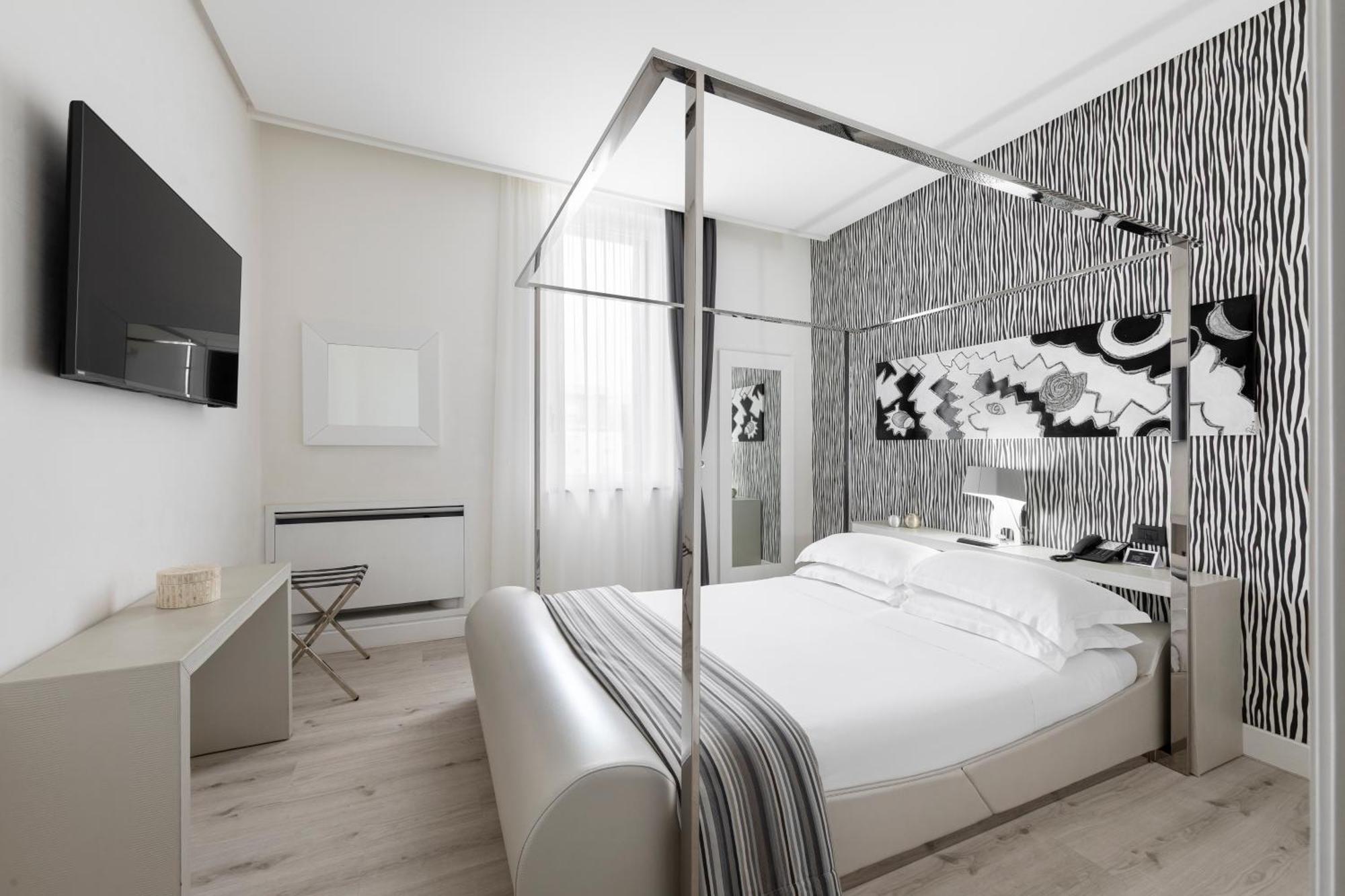 โฮเต็ล มอนเตกาตินี พาเลซ Hotel มอนเตกาตินี แตร์เม ภายนอก รูปภาพ A room at the hotel