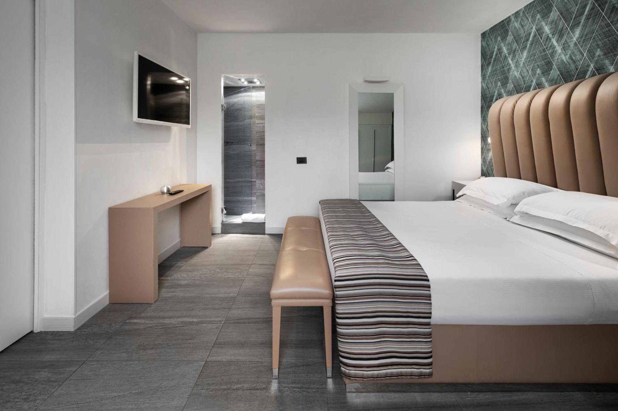 โฮเต็ล มอนเตกาตินี พาเลซ Hotel มอนเตกาตินี แตร์เม ภายนอก รูปภาพ A room at the hotel