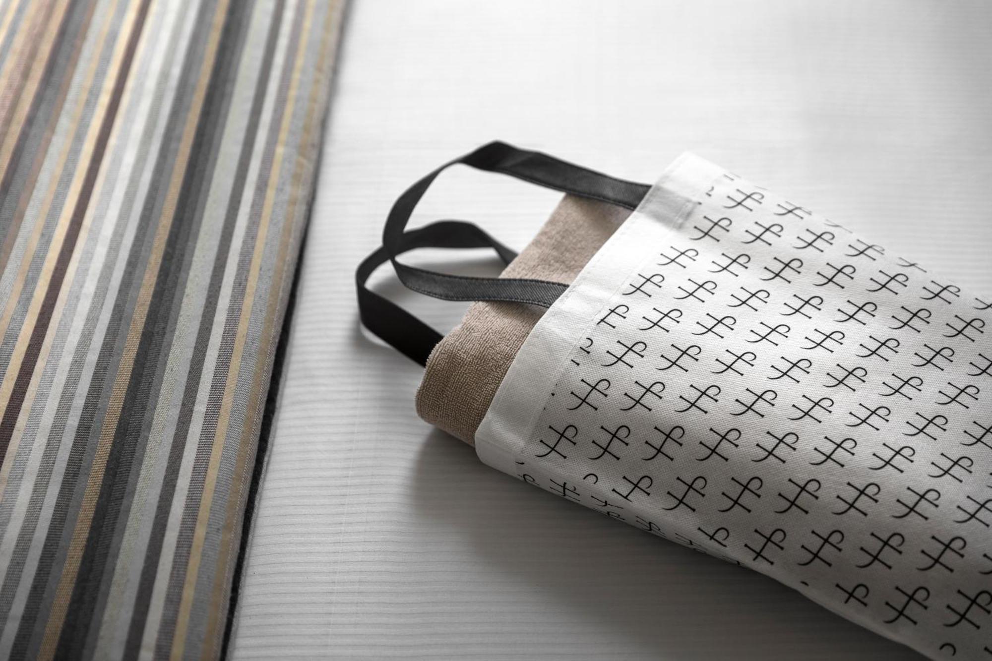 โฮเต็ล มอนเตกาตินี พาเลซ Hotel มอนเตกาตินี แตร์เม ภายนอก รูปภาพ A paper bag